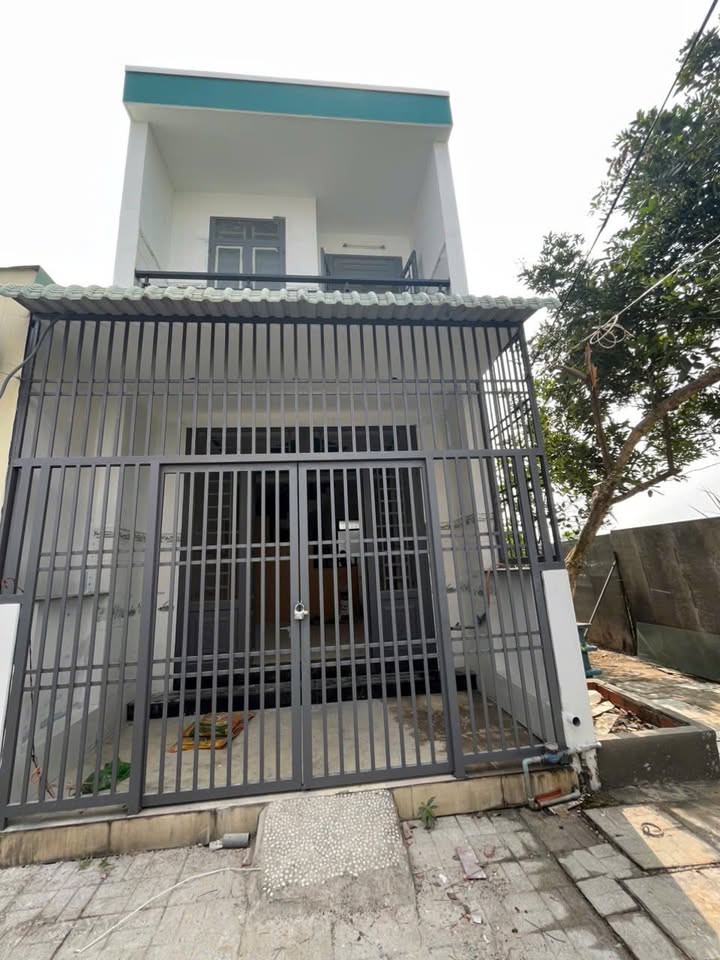 Nhà lầu 2PN tại Mỹ Hạnh, Đức Hòa 48m² giá 1.65 tỷ - Mặt tiền đường nhựa 8m!