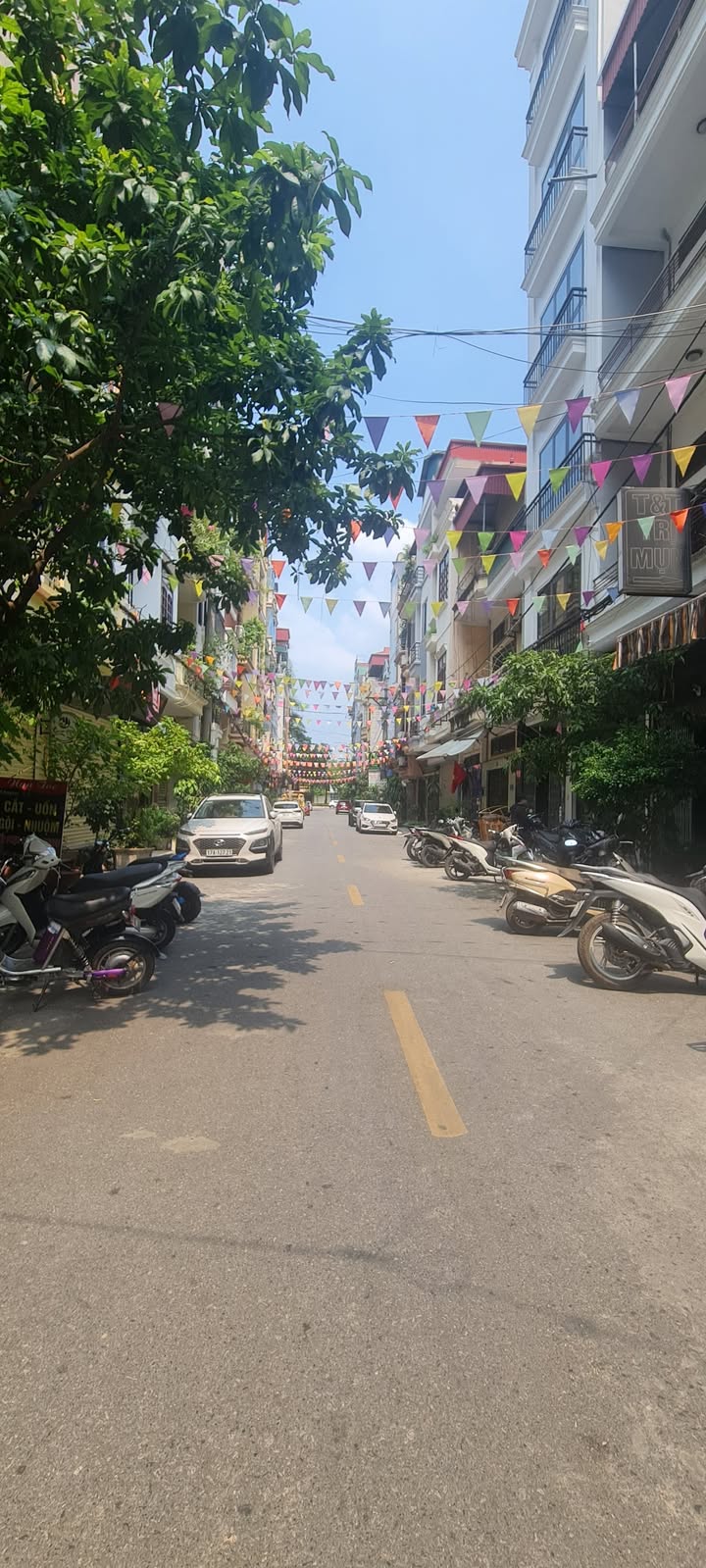 Nhà mặt phố Trần Đăng Ninh, Cầu Giấy 40m² giá 16 tỷ - Kinh doanh sầm uất!