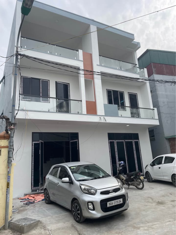 Nhà liền kề bán gấp tại Trương Hán Siêu, Ninh Bình - Diện tích 100m², ô tô đỗ cửa!