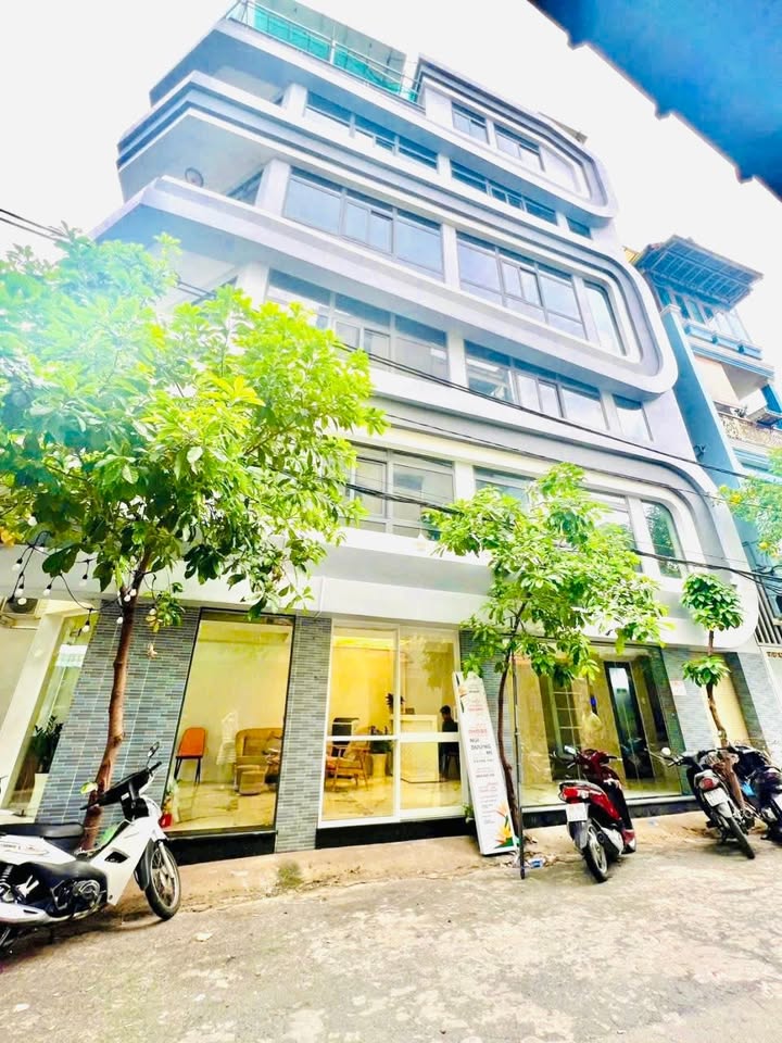 Nhà cho thuê góc 2 mặt tiền Lạc Long Quân, Tân Bình 60m² giá 45 triệu - Hoạt động ngay!