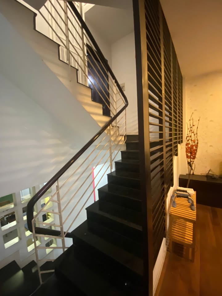 Nhà cho thuê Quận Tân Bình 52m² giá 15 triệu - Nhận ngay, hẻm xe hơi!