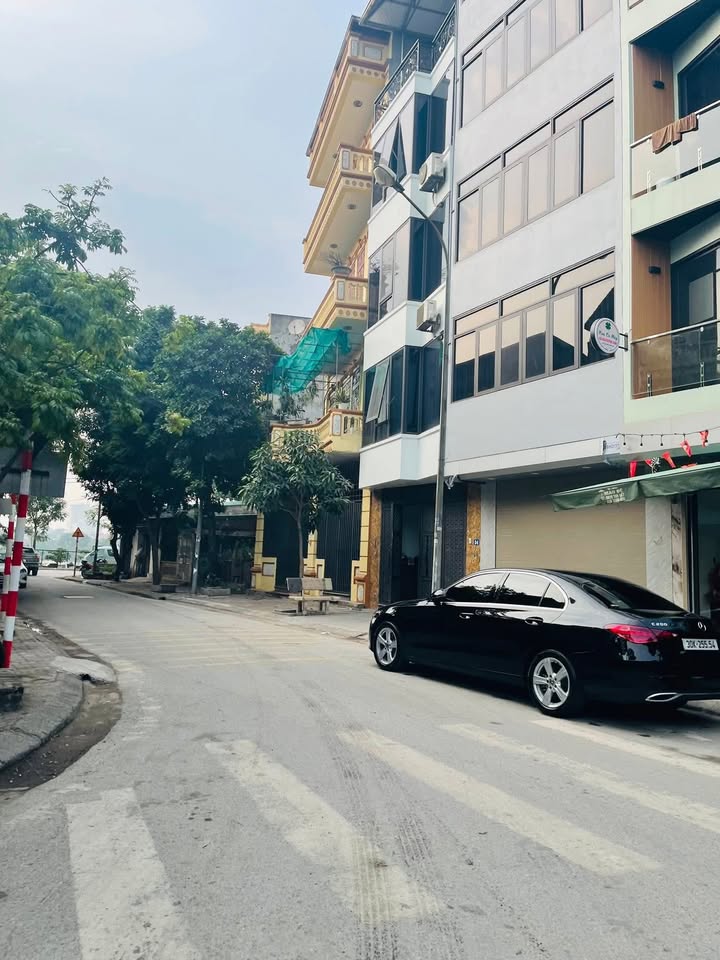 Nhà phố đẹp Hoàng Mai 50m² giá 9 tỷ - Sổ đỏ chính chủ, thang máy tiện nghi!