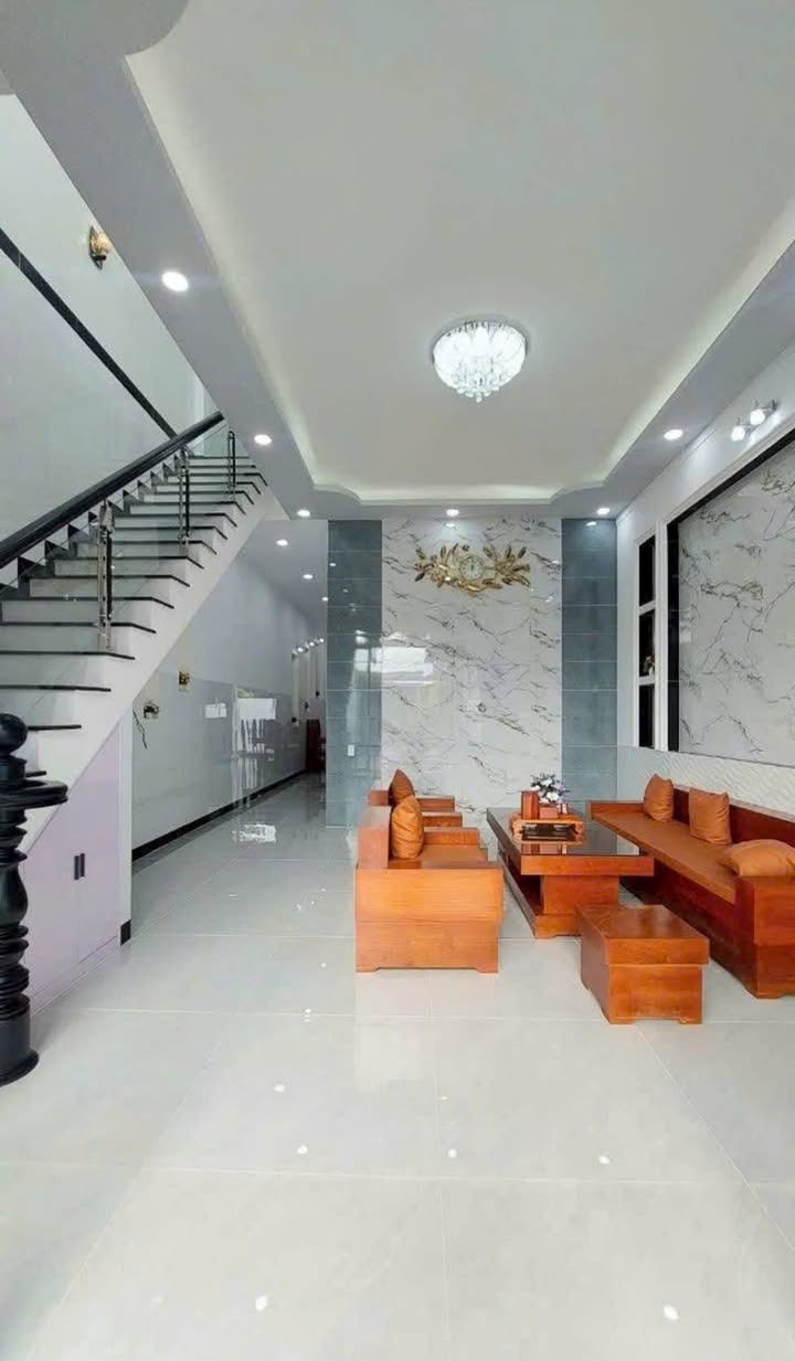 Nhà lầu đúc kiên cố 70m² tại Tân Ninh giá 2.9 tỷ - Vào ở ngay với nội thất cao cấp!