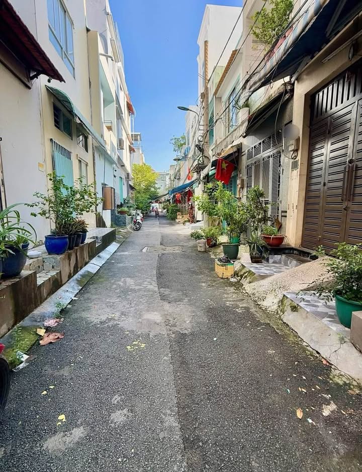 Nhà mặt tiền đường Bình Phú 2, Quận 6, 30m² giá 5.65 tỷ - Đúc 3.5 tấm, sổ hồng chính chủ!