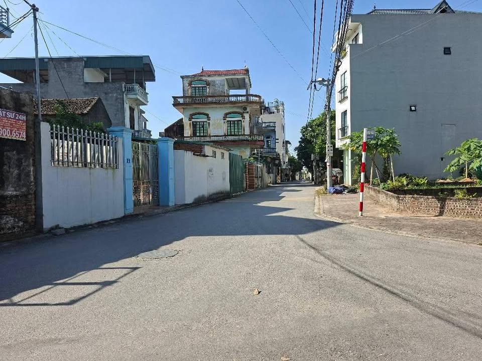 Đất Đặng Xá Gia Lâm 97m² giá thỏa thuận - Nhà C4 tặng kèm, vào ở ngay!