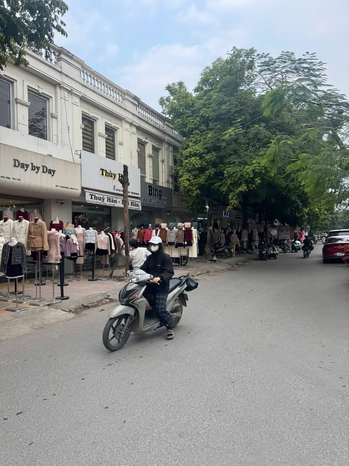 Cho thuê Kiot Nhà Trắng Gia Lâm 80m² - Vị trí đắc địa, kinh doanh sầm uất!