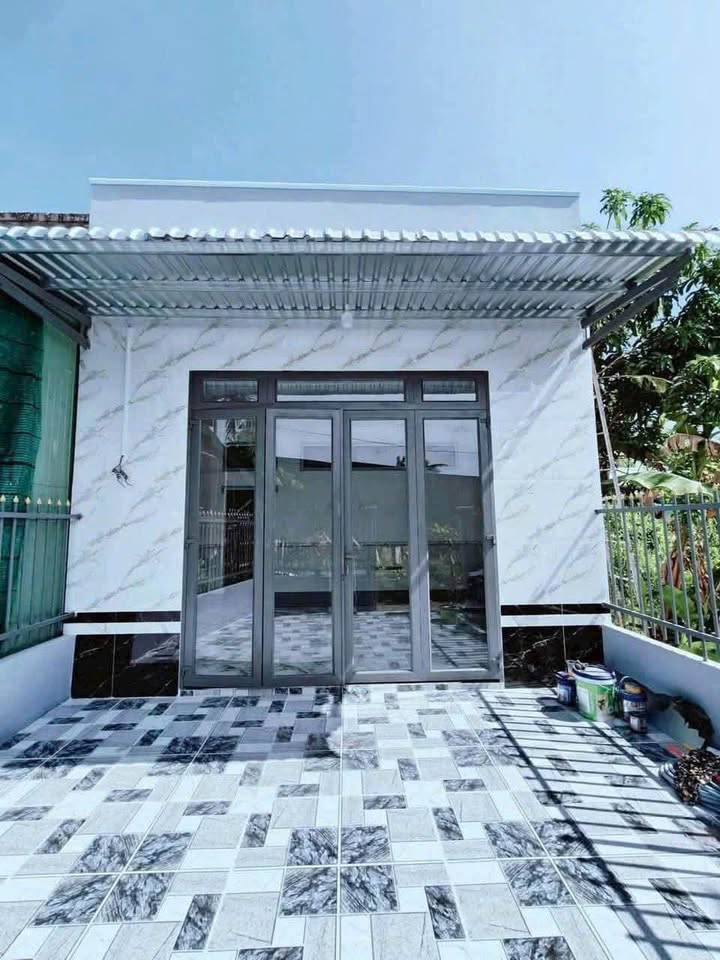 Nhà cấp 4 Hẻm 8A Nguyễn Chí Thanh 100m² giá 1.15 tỷ - Dọn vào ở ngay!