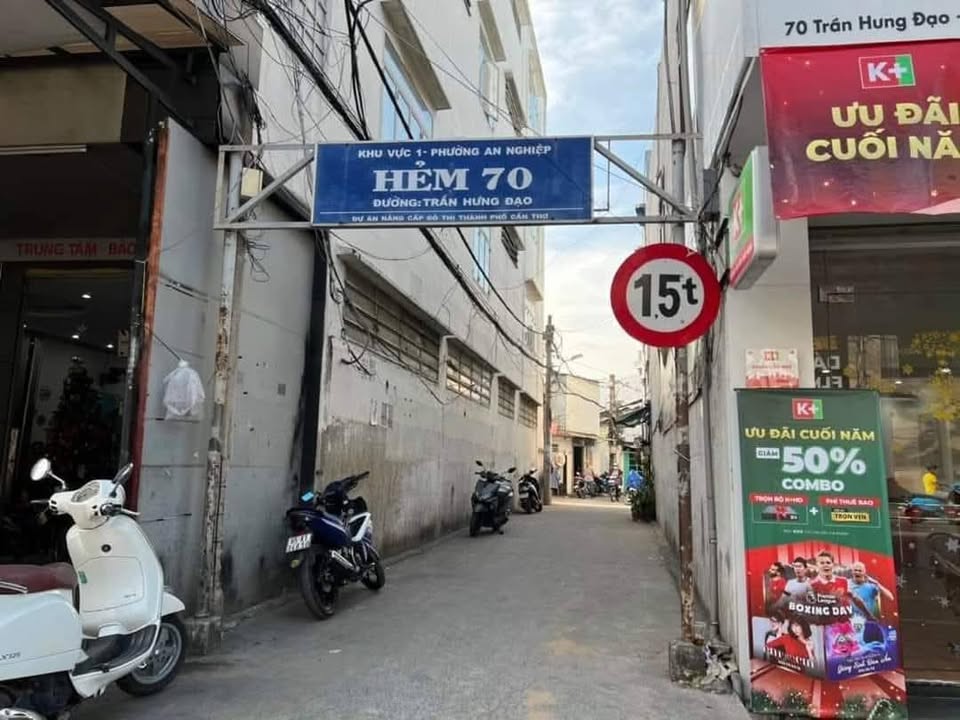 Nhà lầu đúc + 10 phòng trọ tại hẻm 70 Trần Hưng Đạo, 228m² - Đầu tư sinh lời 40 triệu/tháng!