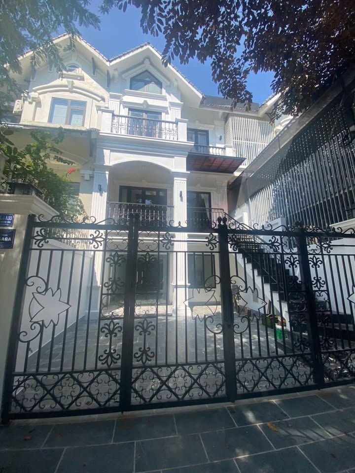 Nhà cho thuê 114m² 4 tầng tại khu A Geleximco - Giá 28 triệu/tháng, vị trí đắc địa!