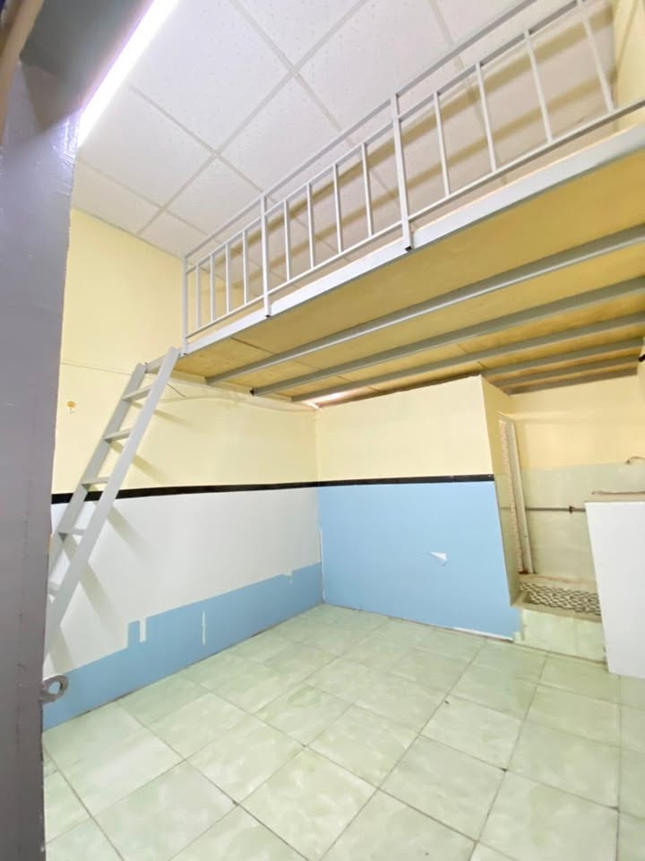 Phòng cho thuê tại Tân Bình 18m² giá chỉ 3.2 triệu - Tiện nghi đầy đủ!