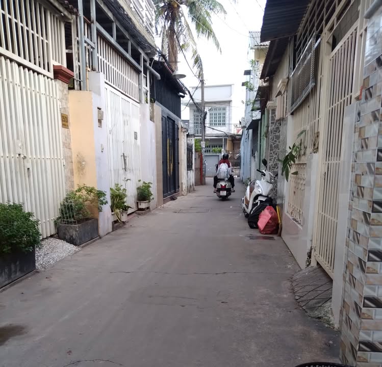 Nhà phố 475, Phước Long B, Thủ Đức 80m² giá chỉ 5.5 tỷ - An ninh, tiện nghi