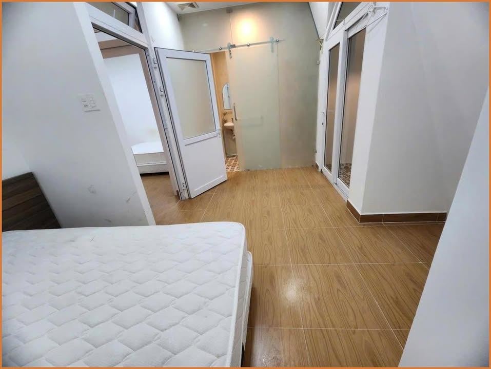 Nhà nguyên căn Hùng Vương, Đà Lạt 70m² giá 10 triệu - Sân đậu ô tô tiện lợi!