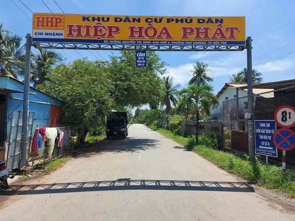 Nhà Phú Khương Bến Tre 103.4m² giá 1.7 tỷ - Tiện nghi hiện đại, chính chủ!