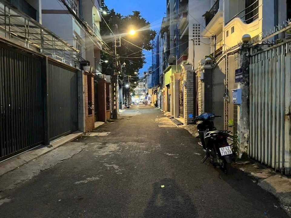 Nhà HXH Thành Thái, Quận 10, DT 94m² - Đầu tư sinh lời cao!