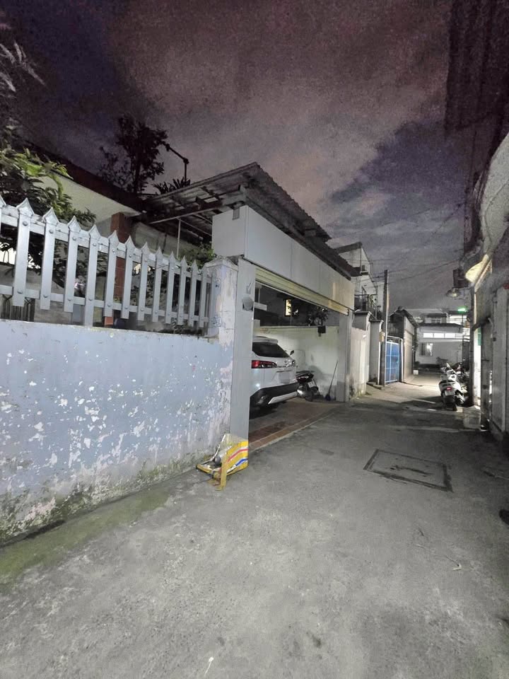 Nhà cấp 4 hẻm ô tô Đỗ Xuân Hợp 80m² giá 5.5 tỷ - Sổ hồng chính chủ