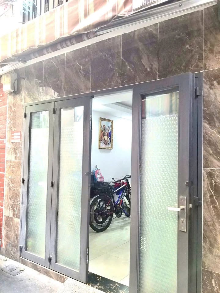 Nhà 2 mặt thoáng Quận 3 24m² giá 3 tỷ - Sổ hồng chính chủ, công chứng ngay!