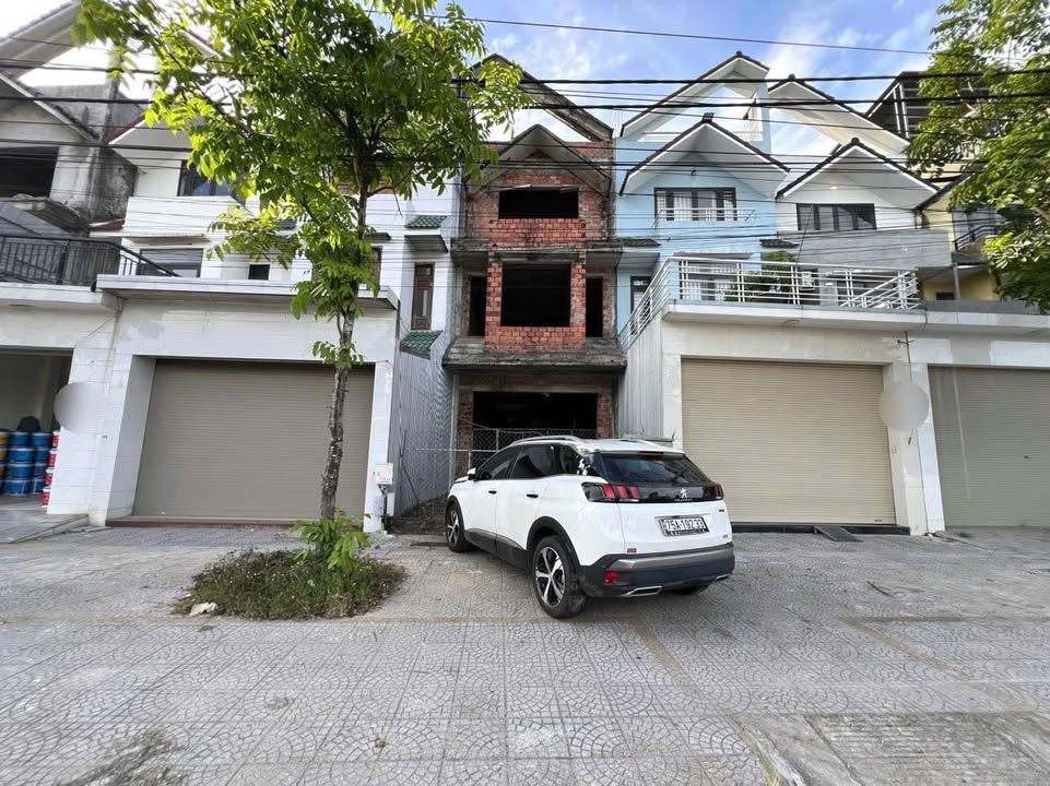 Nhà 4 tầng mặt tiền tỉnh lộ 10, Mỹ Thượng, 126m² chỉ 5.6 tỷ - Đầu tư sinh lời ngay!