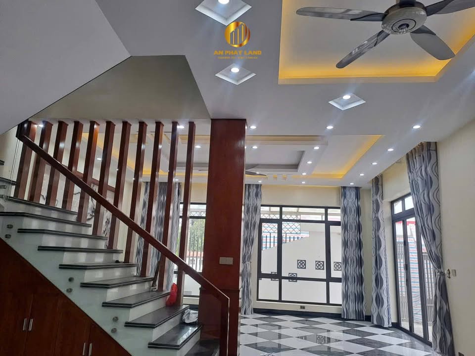 Nhà vườn mini đường Trần Quang Khải, Ninh Sơn 221m² giá 8 tỷ - Thiết kế hiện đại, không gian mở!