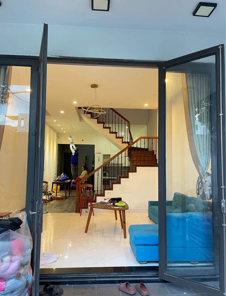 Nhà cho thuê 3 tầng mặt tiền Thanh Lương, Hòa Xuân 100m² - Nội thất đầy đủ, giá tốt!