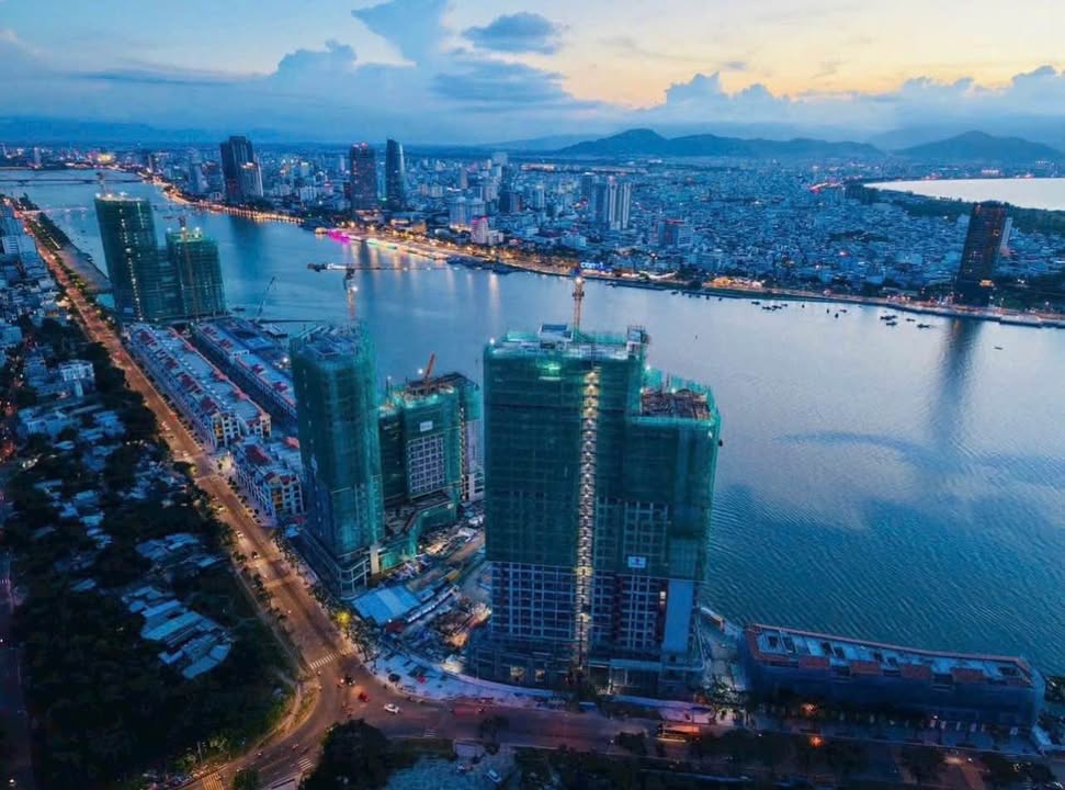 Bán FrontHouse 2 mặt tiền Vân Đồn, Đà Nẵng 154m² - Giá thương lượng hấp dẫn!