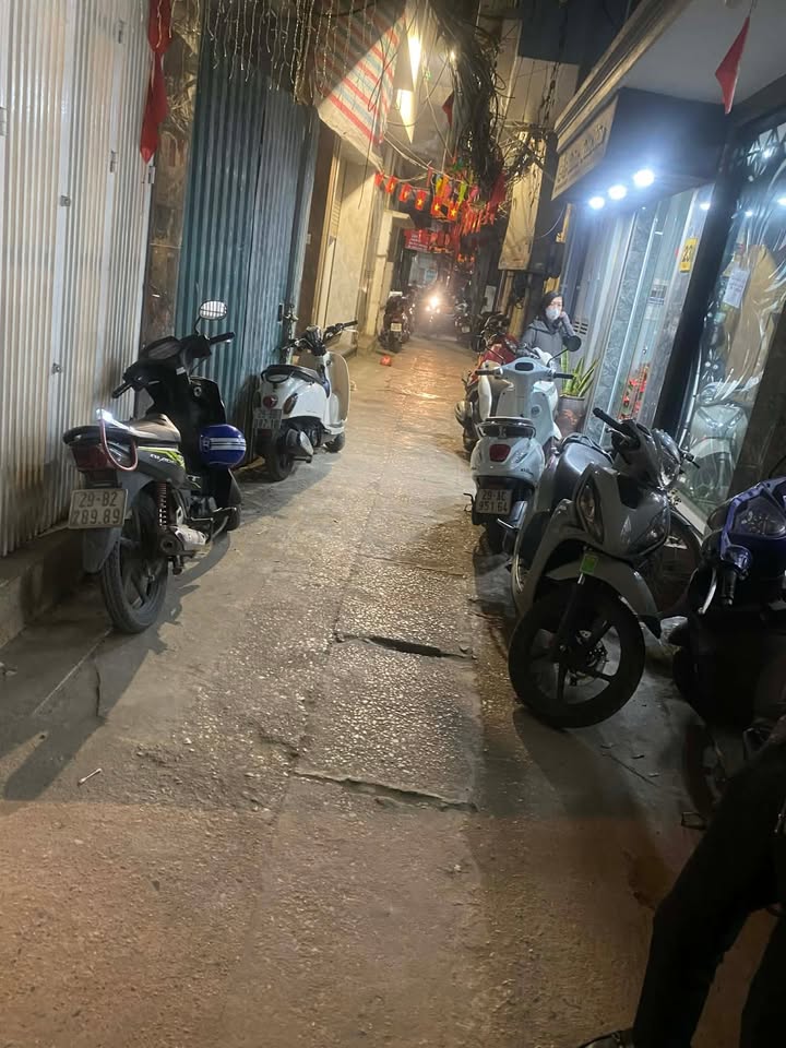 Nhà lô góc Phúc Xá, Ba Đình 24m² - Đầu tư sinh lời ngay!