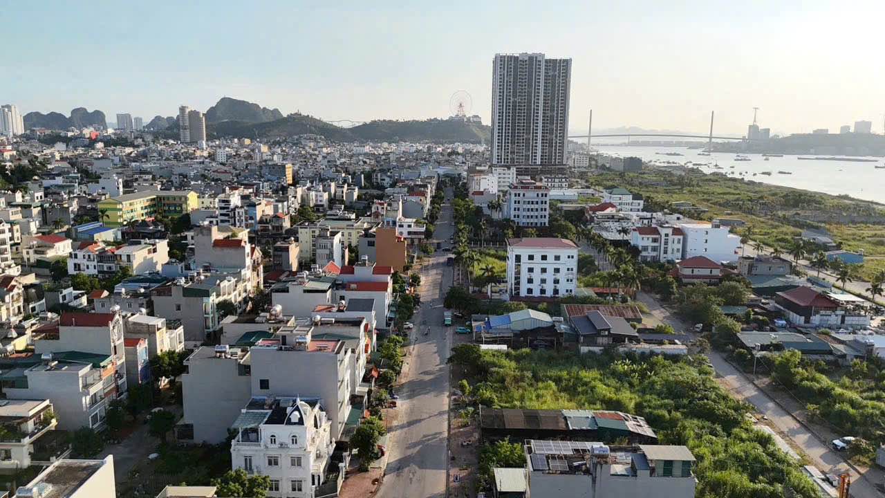 Biệt thự Cao Xanh A Hạ Long 375m² giá 14.813 tỷ - Hướng Tây Bắc view biển