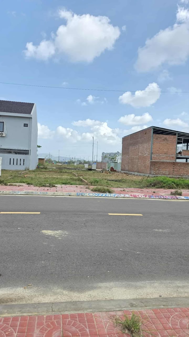 Đất nền Ecohome Chợ Dinh Nhơn Bình 102m² giá 2.5 tỷ - Sổ đỏ chính chủ!