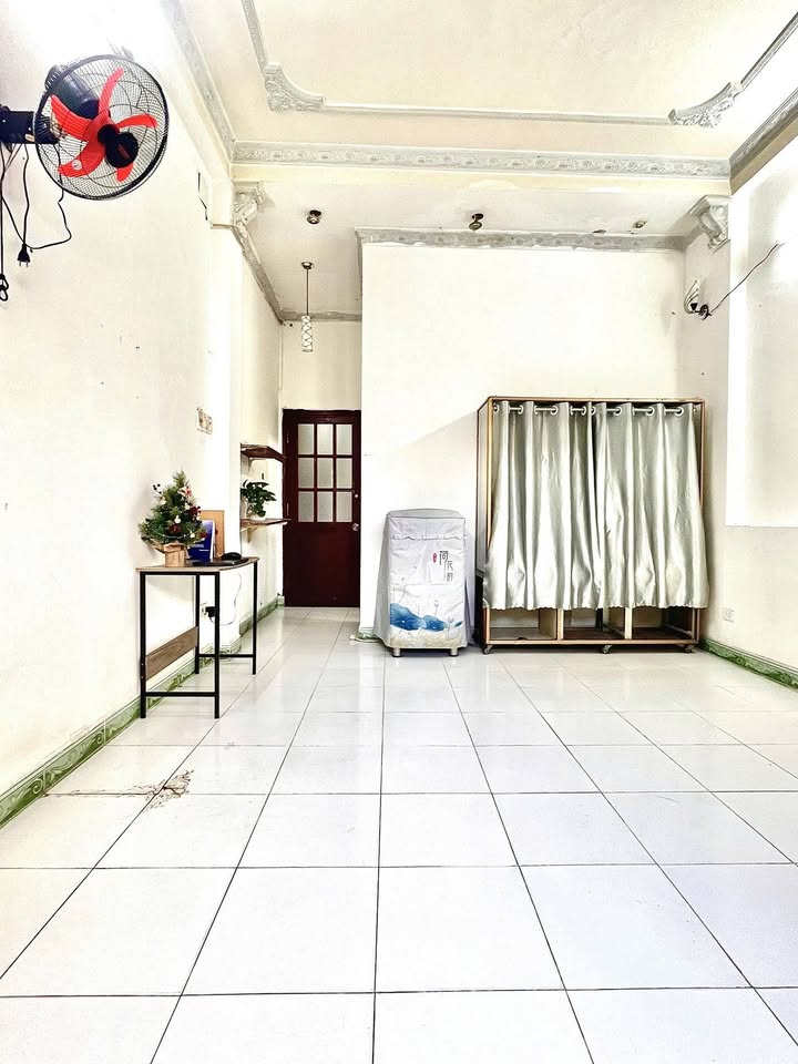 Phòng cho thuê Trần Thị Ngôi Quận 8 - Cửa sổ lớn, WC riêng, An ninh 24/7!