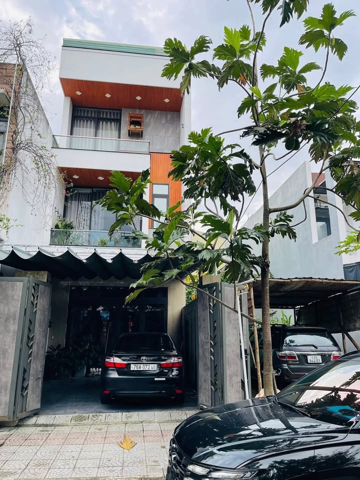 Nhà 3 tầng Hòa Xuân Đà Nẵng 100m² giá 6.65 tỷ - Thiết kế hiện đại, vào ở ngay!