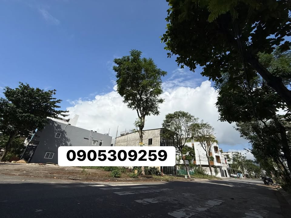 Đất lô góc biển Đà Nẵng - Đinh Đạt 260m² giá 55 tỷ - Cách biển chỉ 100m!