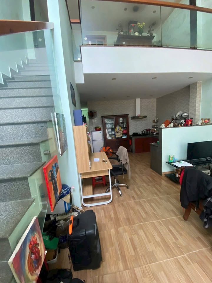 Nhà 2 tầng Trần Văn Trà, Hòa Xuân, 120m² giá 6.25 tỷ - Vị trí thuận tiện gần trường học và chợ!