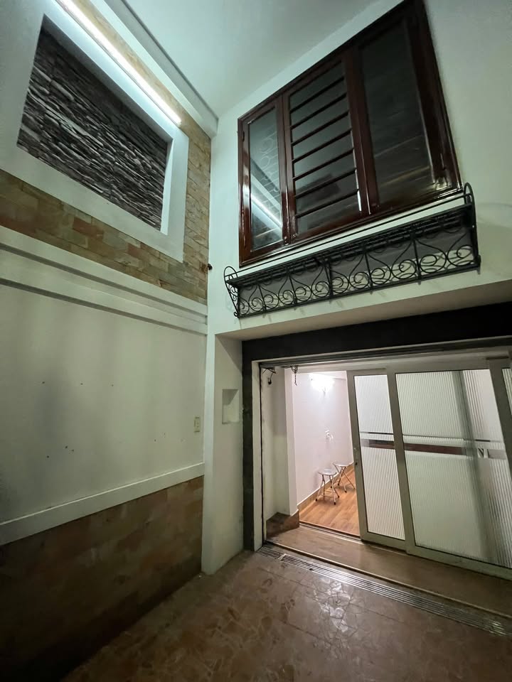 Nhà mặt tiền cho thuê đường Nguyễn Đức Cảnh, Đà Nẵng 155m² - Tiện nghi đầy đủ, an ninh tốt!