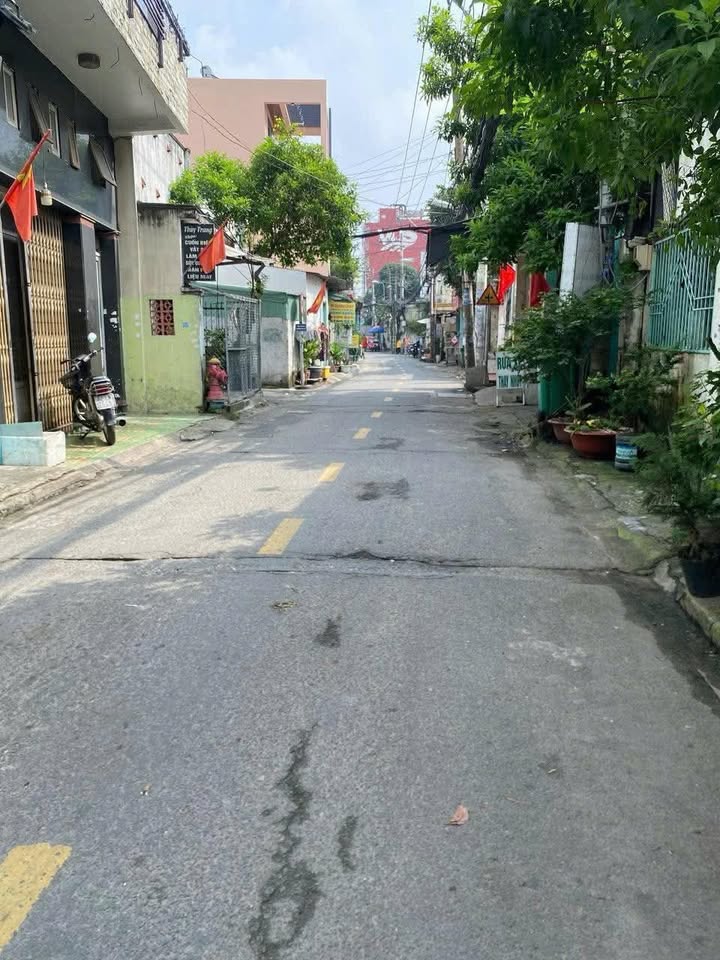 Nhà Mặt tiền Tân Thới Nhất 150m² giá 8.3 tỷ - Kinh doanh sầm uất!