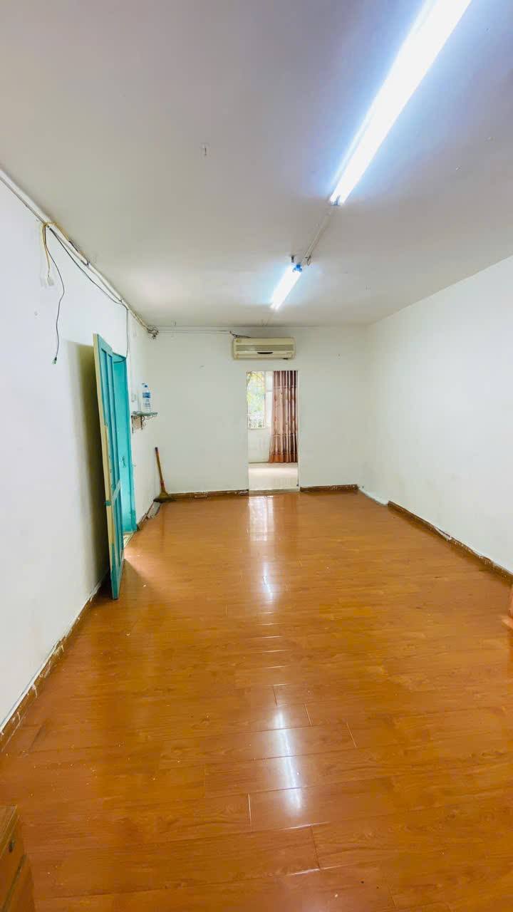 Căn hộ cho thuê Đặng Văn Ngữ, Đống Đa 70m² giá 8.5 triệu - Chính chủ, tiện nghi đầy đủ!