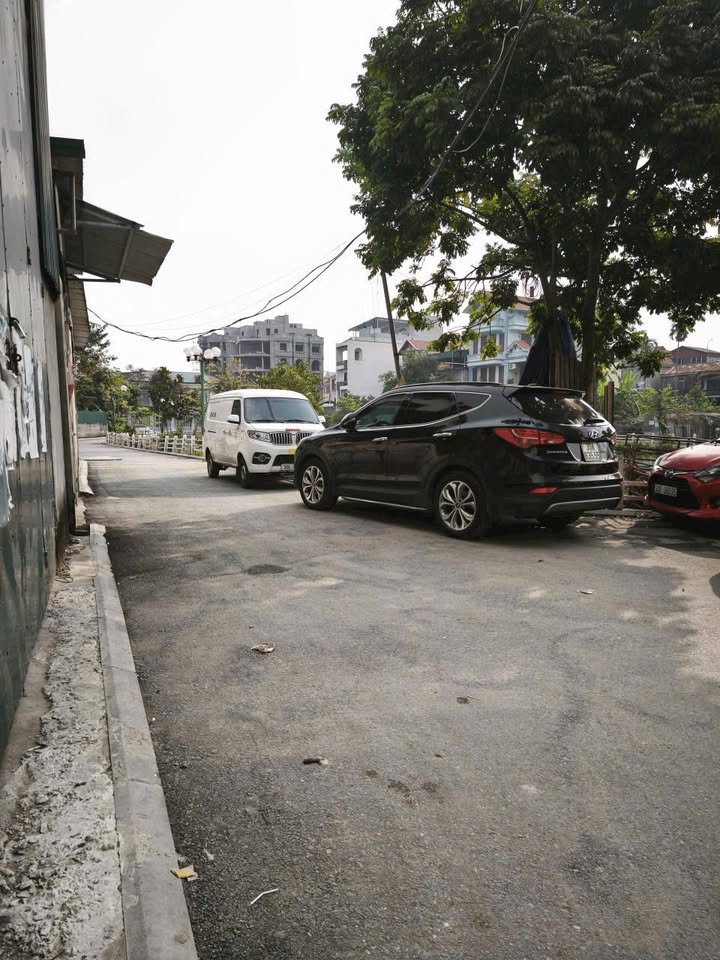 Đất Cự Khối Long Biên 50m² giá 9 tỷ - Kinh doanh thuận lợi, ô tô vào tận nơi!