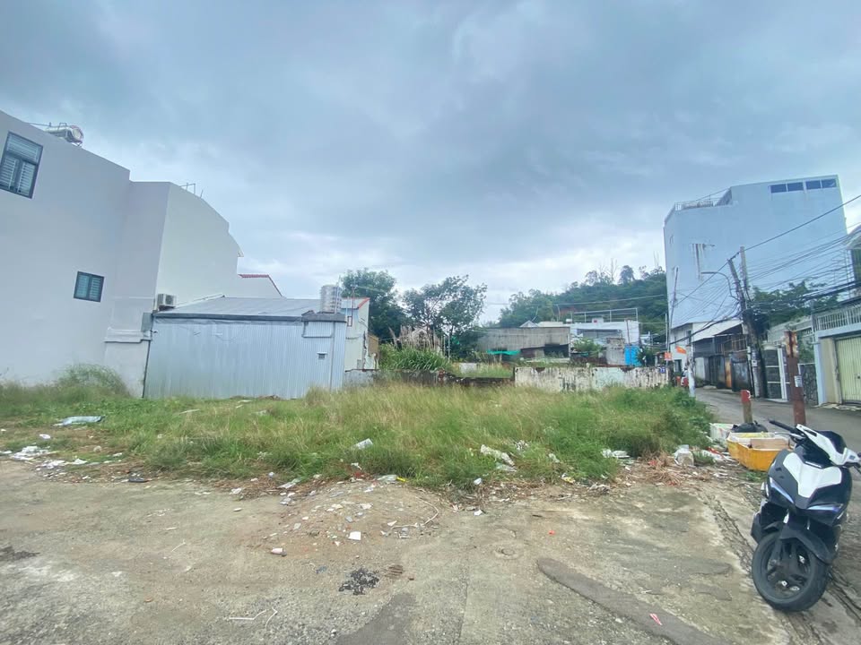 Nhà mặt tiền Dương Văn Nga, Nha Trang 101m² giá 3.6 tỷ - Thương lượng nhẹ!