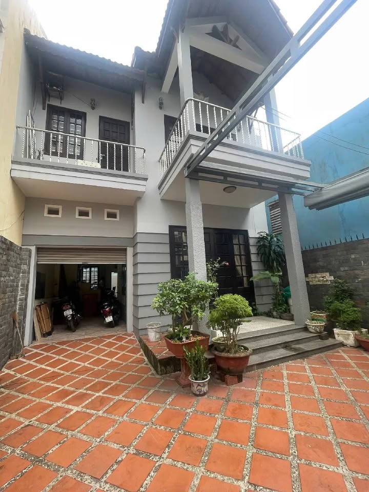 Nhà 2 Tầng Nguyễn Hữu Thọ Đà Nẵng 180m² - Vị trí đắc địa, giao thông thuận lợi!