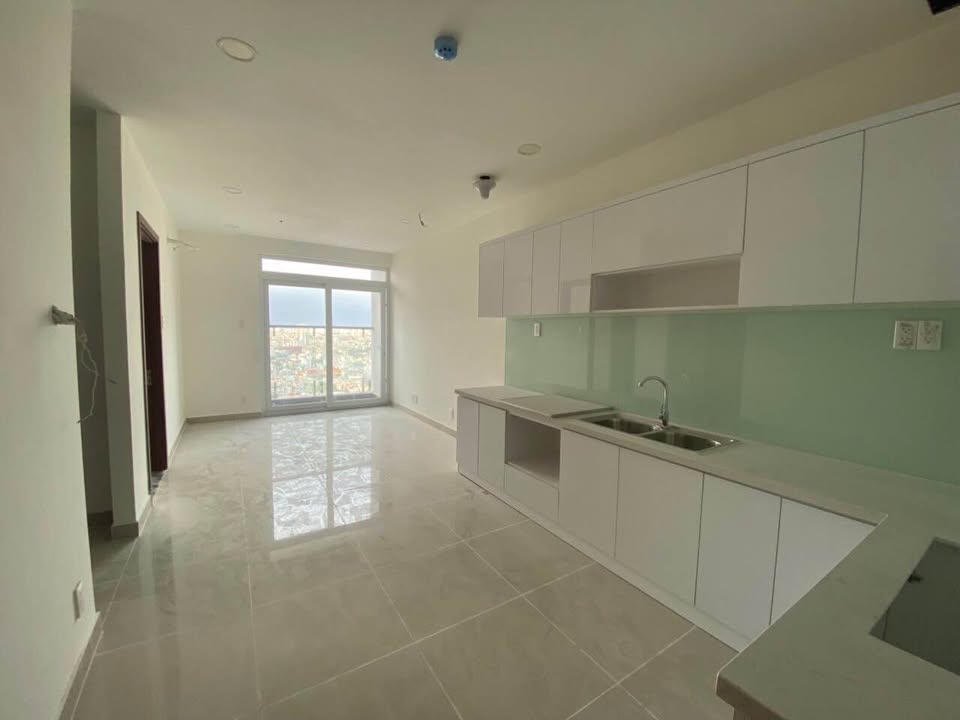 Căn hộ chung cư Western Capital Quận 6 65m² giá 2.49 tỷ - Nội thất cơ bản, gần chợ và siêu thị!