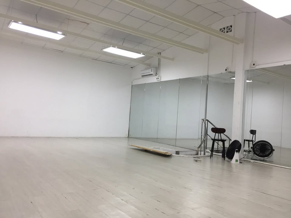 Cho thuê FrontHouse 212B Nguyễn Trãi Quận 1 - Diện tích 60m² giá 24 triệu/tháng - Phù hợp cho nhiều loại hình kinh doanh!