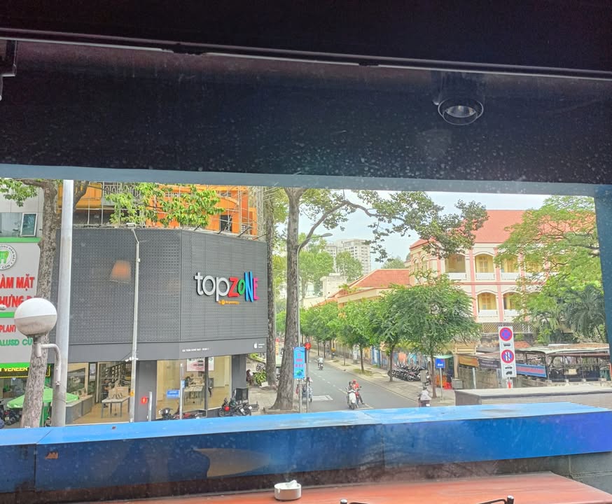 Nhà lô góc đường Trần Hưng Đạo, quận 5, 48m² giá 8 tỷ - Tiện ích đầy đủ!