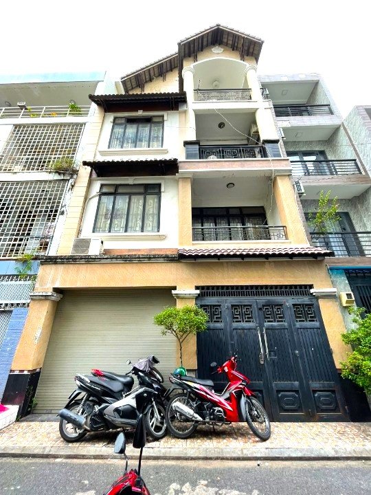 Cho thuê FrontHouse đường Sư Vạn Hạnh, Quận 10, 150m² - Vị trí đắc địa gần Vạn Hạnh Mall!