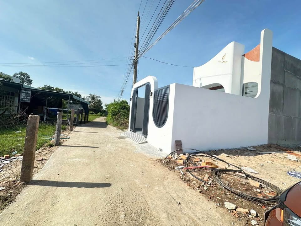 Đất thổ cư 100m² Lô 2 Đường Nhựa, Hàm Liêm giá chỉ 639 triệu - Đường ô tô tới nơi!