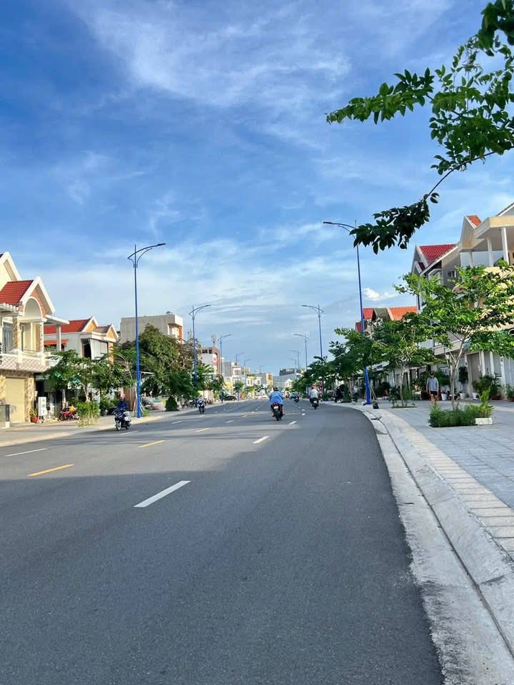 Đất mặt tiền Lê Quang Định, Rạch Dừa 94m² giá 10,5 tỷ - Sổ hồng riêng, đầu tư sinh lời!