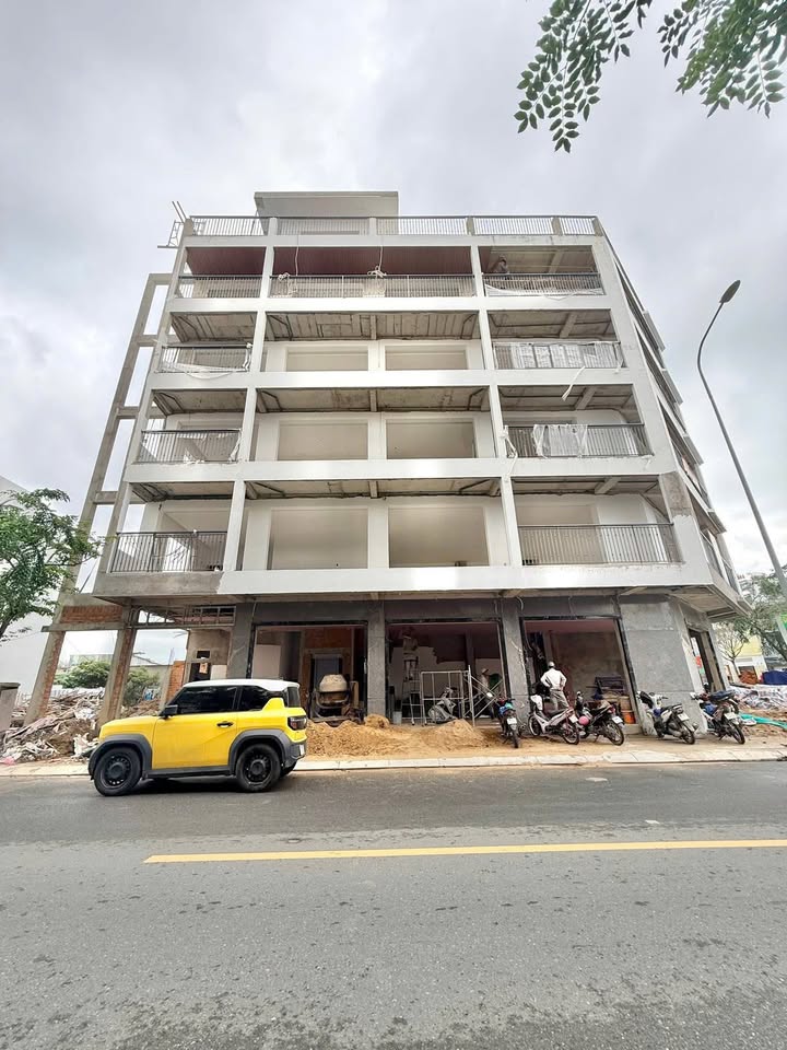 Nhà nguyên căn góc 2 mặt tiền đường 28, KĐT VCN Phước Long 2, 700m² giá 100 triệu/tháng - Phù hợp làm văn phòng, spa!