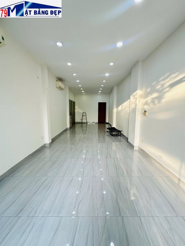 Cho thuê nhà mặt phố Thích Quảng Đức, Nha Trang 100m² giá 25 triệu - Kinh doanh thuận lợi!