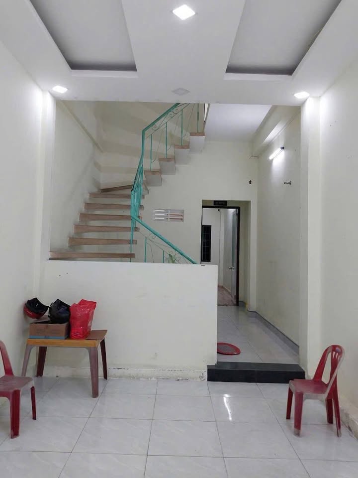 Cho thuê nhà nguyên căn 3 tầng đường Lê Thánh Tôn, Nha Trang 57m² - Kinh doanh tự do!