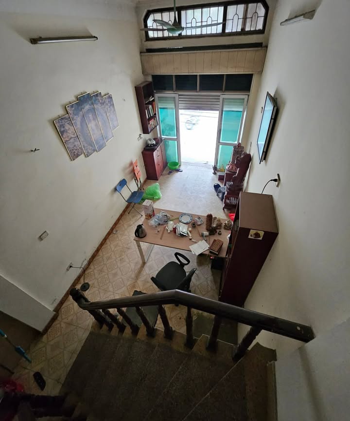 Cho thuê nhà mặt phố Bằng Liệt 33m² giá 9 triệu - Vị trí đắc địa, kinh doanh thuận lợi!