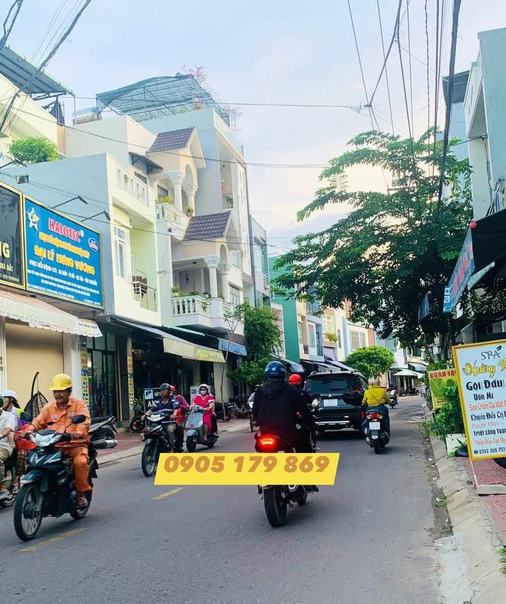 Nhà góc mặt tiền Hoàng Văn Thụ, Quy Nhơn 41m² giá 4 tỷ - Cơ hội kinh doanh lý tưởng!