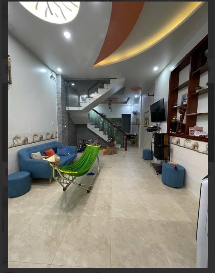 Nhà mặt tiền Nguyễn Văn Cừ, Quy Nhơn 63m² giá 7.4 tỷ - Cơ hội đầu tư tuyệt vời!