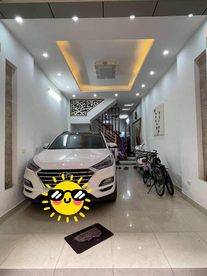 FrontHouse Cầu Giấy 50m² giá 9 tỷ - Kinh doanh thuận lợi, vị trí đắc địa!